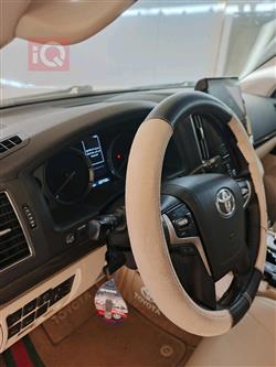 تۆیۆتا لاند کروزەر